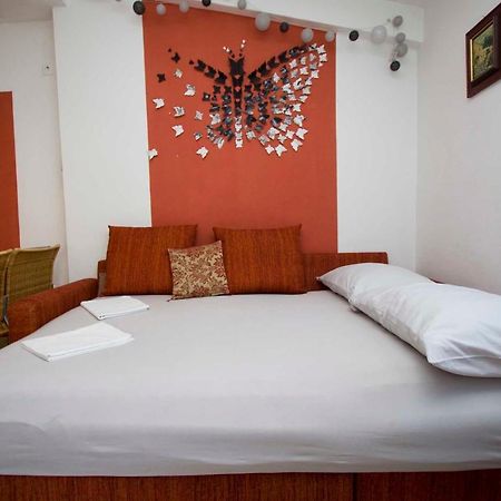 Apartman Mia I Toni มาคาร์สกา ภายนอก รูปภาพ